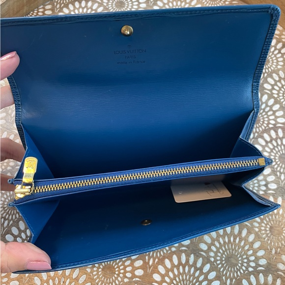 8635 Louis Vuitton epi sarah - Picture 2 of 2